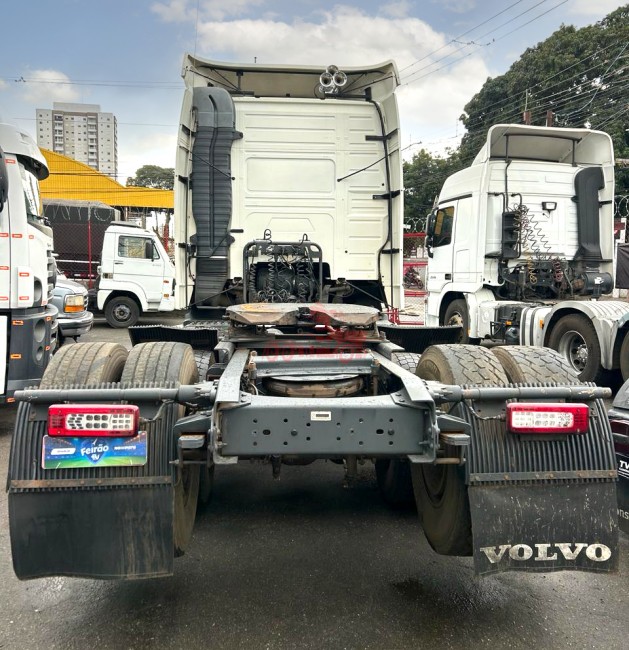 FH420 Globetrotter 6x2 2012