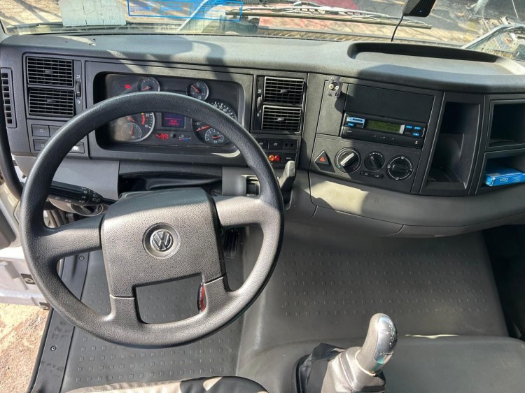VW 19-330 4x2 2022