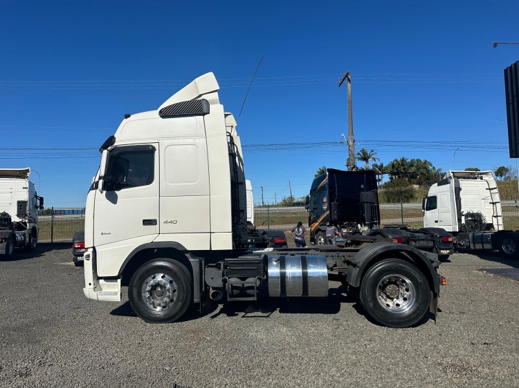 Volvo FH440 4x2  Globetrotter 2011 