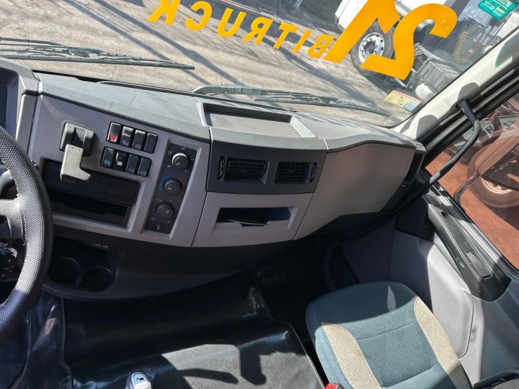 Volvo VM 330 8x2 2021 ISHIFIT 