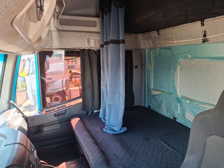 Iveco Hi-Road 4440 6X2 2020