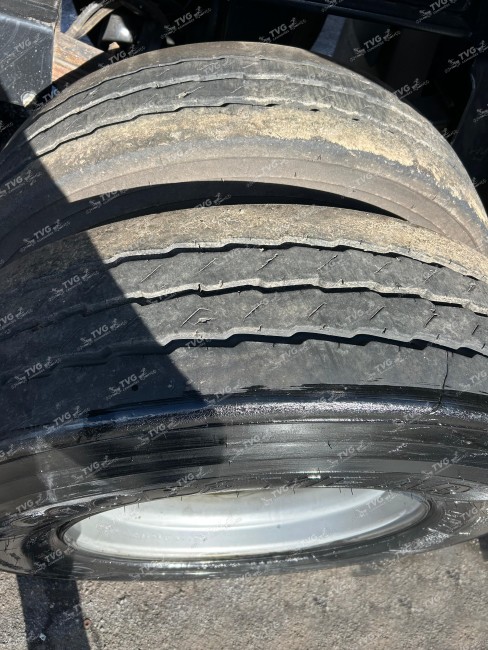 Carreta Guerra Graneleiro 4 eixos 