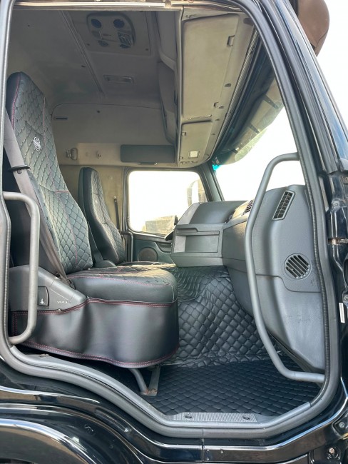 Volvo FM370 4x2 Globetrotter 2013
