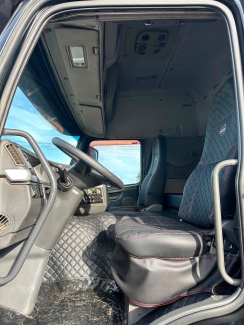 Volvo FM370 4x2 Globetrotter 2013
