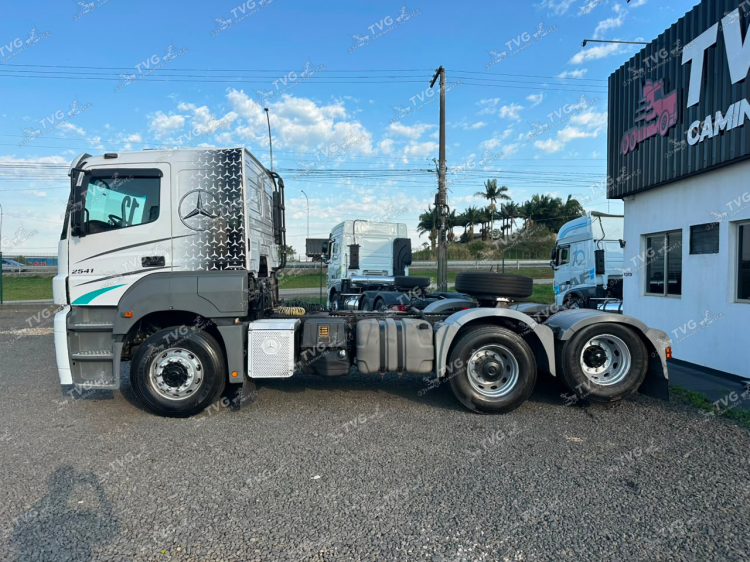 MB AXOR 2541 6X2 2012