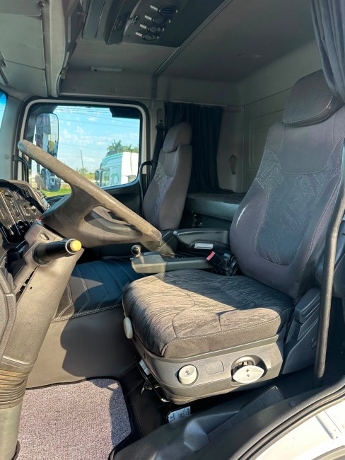 MB AXOR 2541 6X2 2012