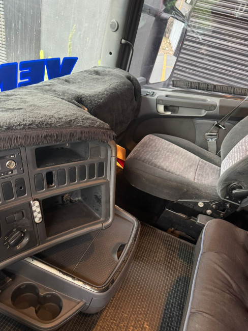 Scania R420 6X2 2011/2012