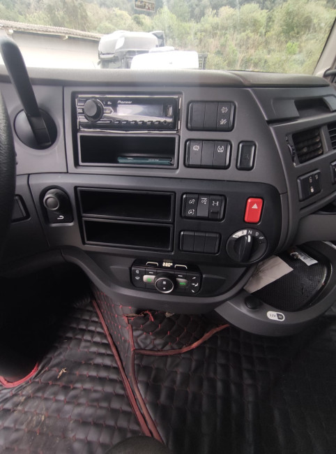 DAF 480 Super Space 