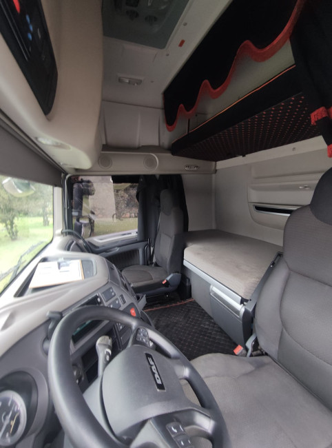 DAF 480 Super Space 