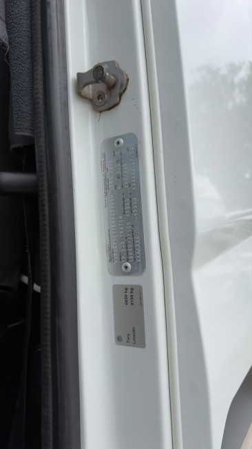 Vw 19-330 4x2 2014