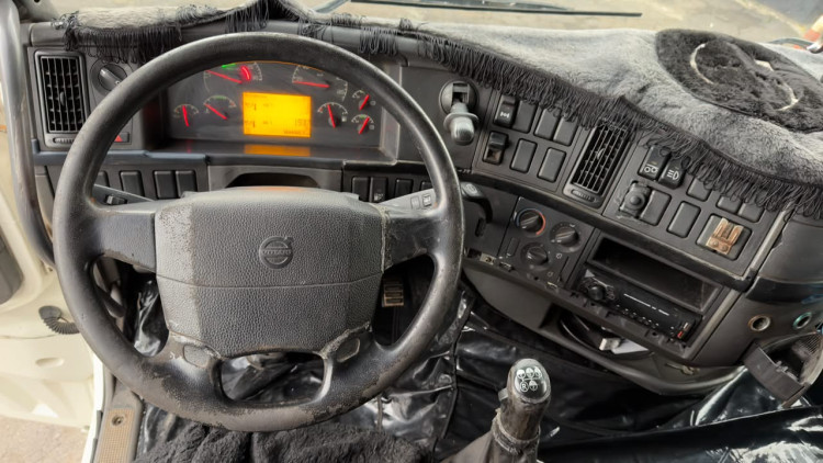 VOLVO FH 12 420 6x2 2004