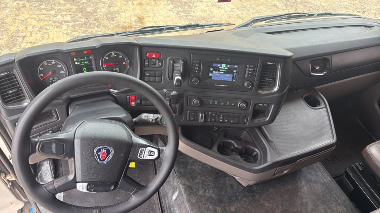 SCANIA R450 