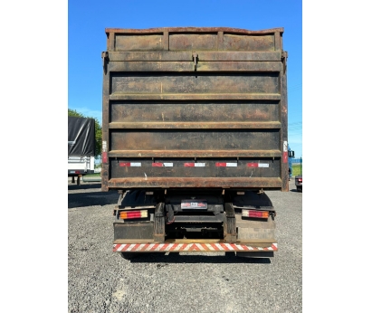 Caçamba Becker LS 2011 45m³