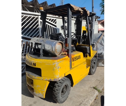 Empilhadeira Nissan PJ 2005