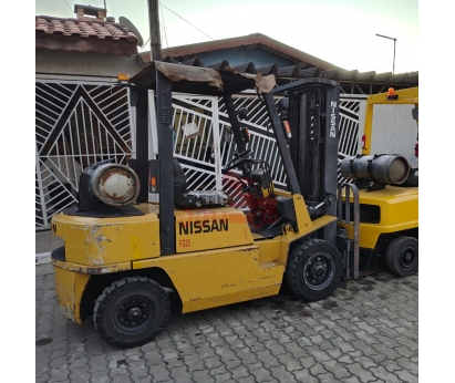 Empilhadeira Nissan PJ 2005