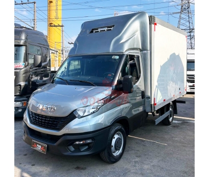 Iveco Daily 35-150 2021 com baú frigorífico 