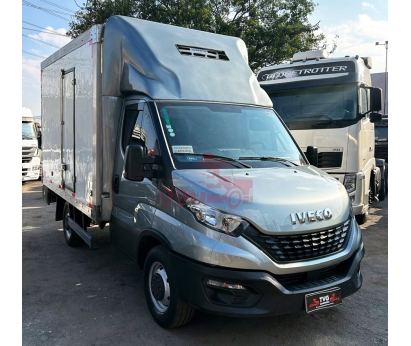 Iveco Daily 35-150 2021 com baú frigorífico 