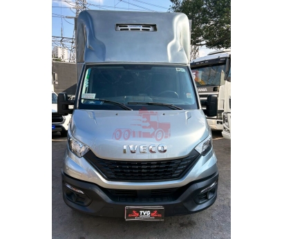 Iveco Daily 35-150 2021 com baú frigorífico 