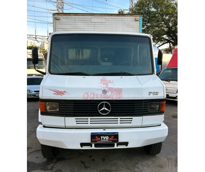 MB 710 4x2 2006 Plus 