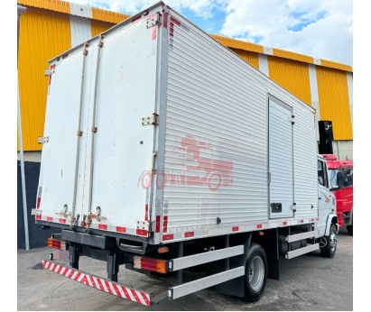 MB 710 PLUS 4x2 2002