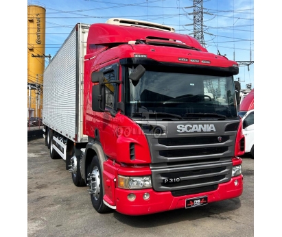 Scania P310 8x2 2014 Baú refrigerado Ibiporã 