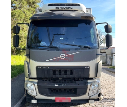 Volvo VM 270 6x2 2014