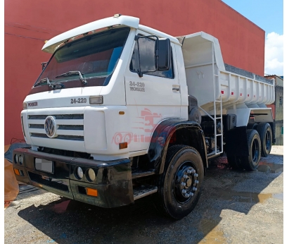 VW 24.220 6x2 2011